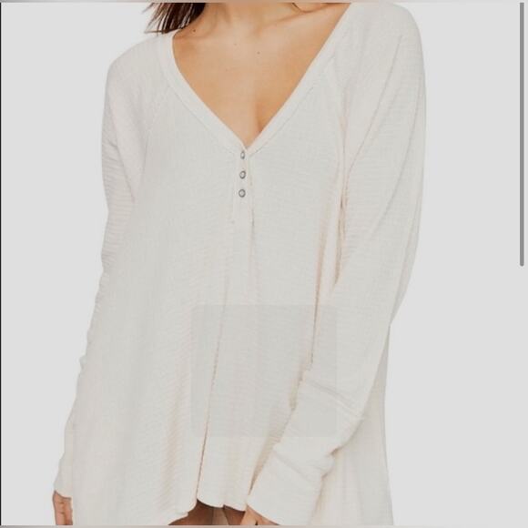 Free People We The Free Women’s Citrine Thermal Top Tee V Neck Small Cream - Picture 1 of 11